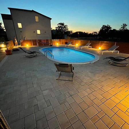 Holiday Home “Marko” With Heated Pool! 닌 외부 사진
