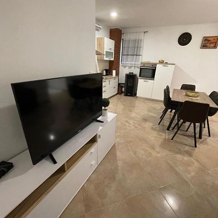 Holiday Home “Marko” With Heated Pool! 닌 외부 사진