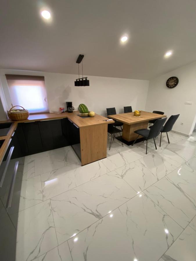Holiday Home “Marko” With Heated Pool! 닌 외부 사진