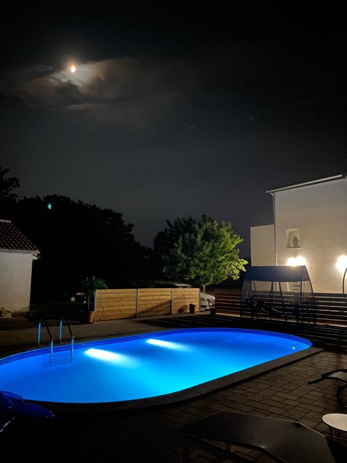 Holiday Home “Marko” With Heated Pool! 닌 외부 사진