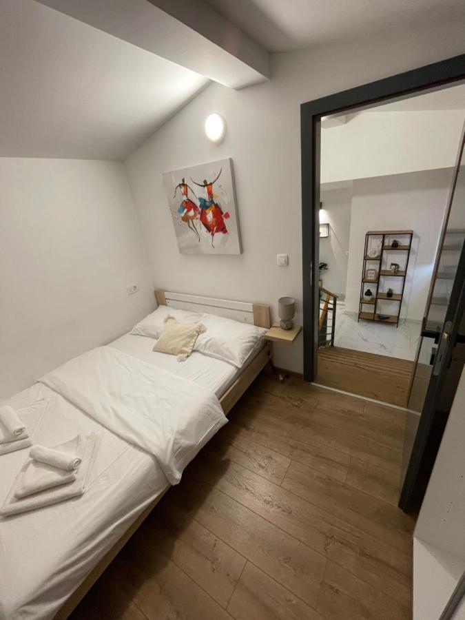 Holiday Home “Marko” With Heated Pool! 닌 외부 사진