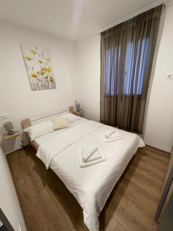 Holiday Home “Marko” With Heated Pool! 닌 외부 사진