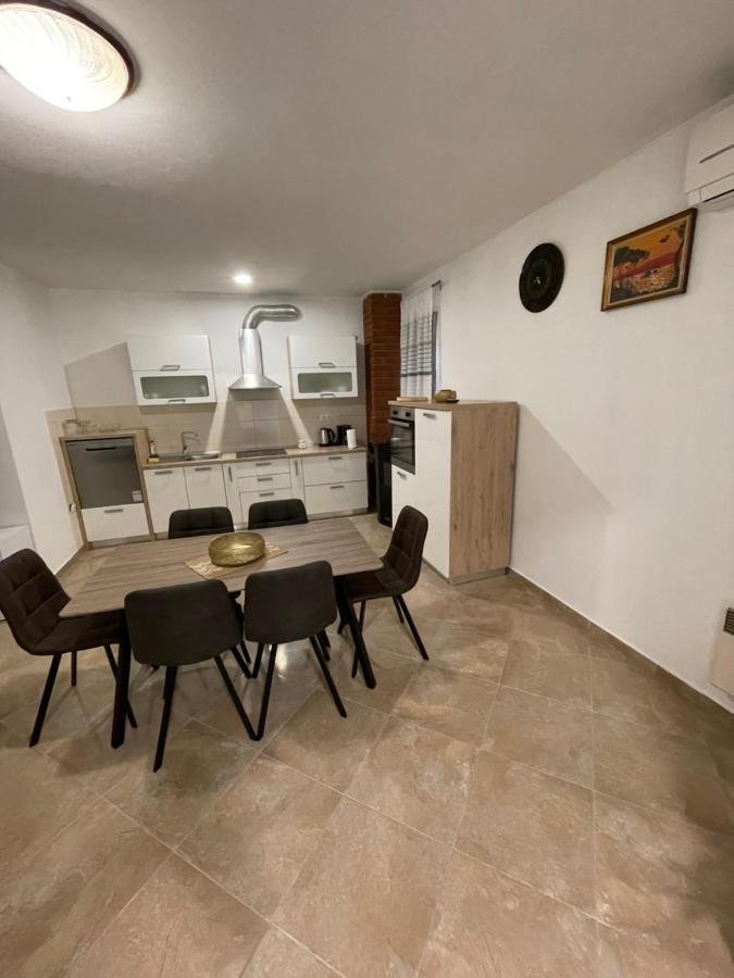 Holiday Home “Marko” With Heated Pool! 닌 외부 사진